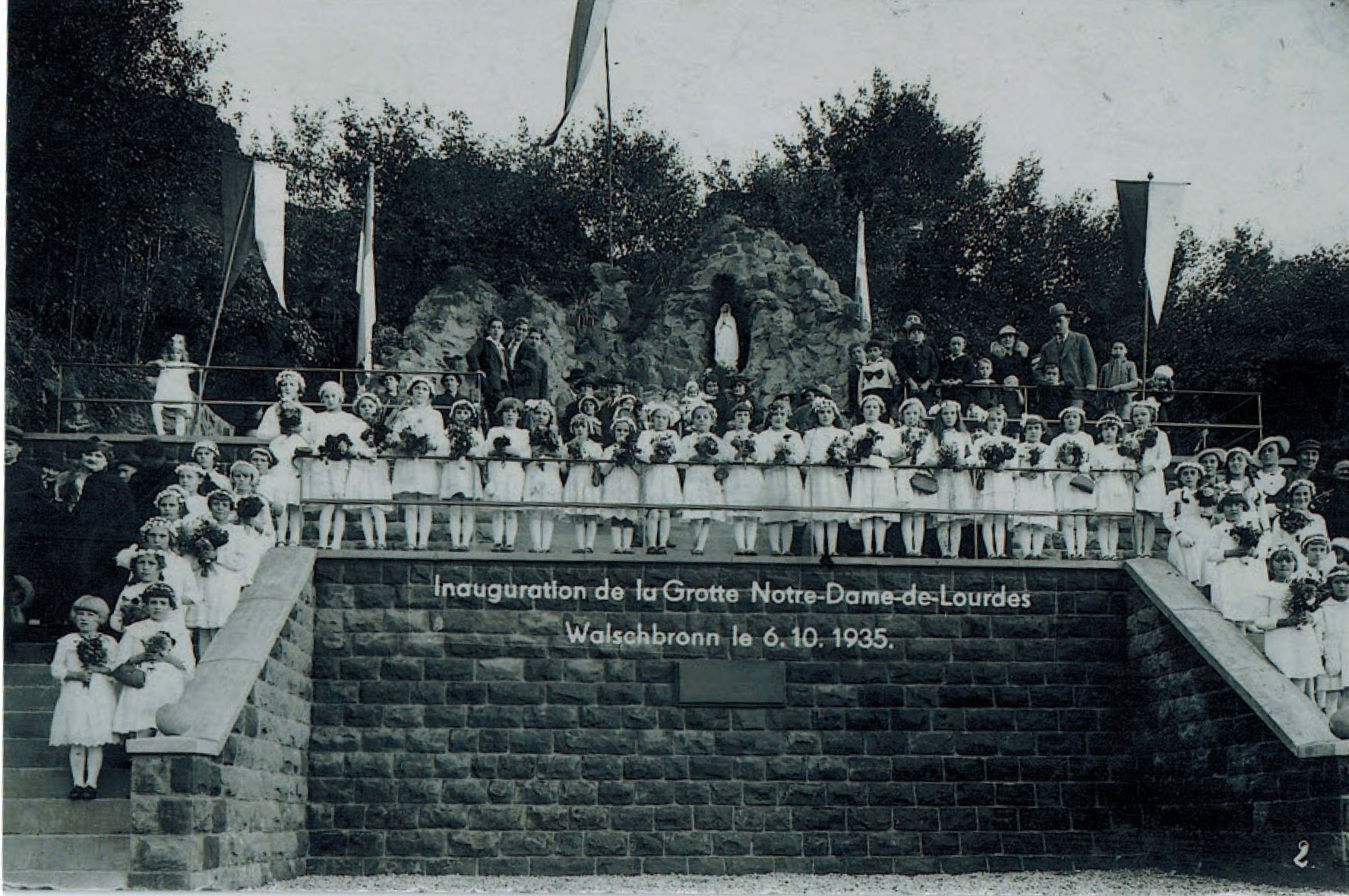 Photo de la Grotte lors de l'inauguration en 1935